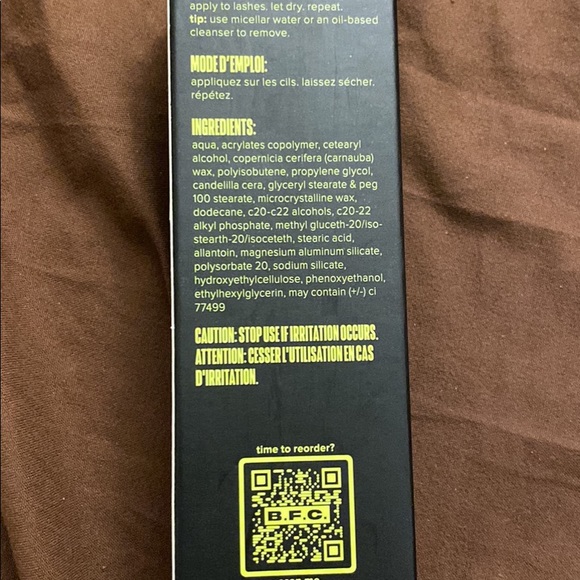 Mascara - Picture 2 of 3